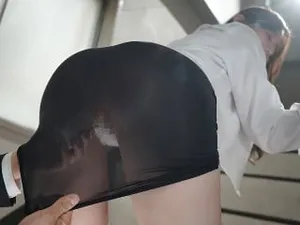 MOON-006 Chuyện tình thuốc lá - Tình yêu bị cấm đoán trên ban công kết nối với vợ của người hàng xóm bằng thuốc lá -