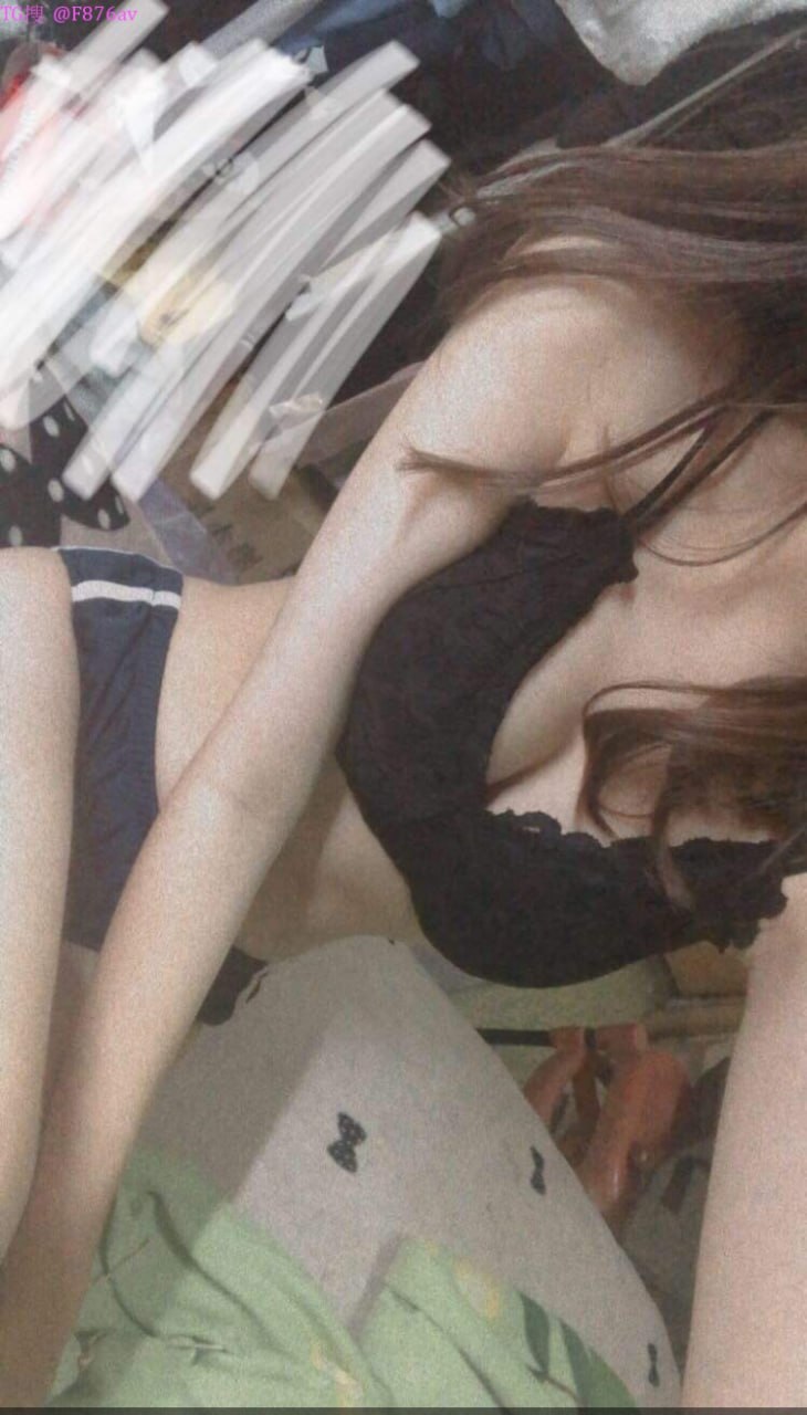 ông chủ chuyên quấy rối tính dục và em nhân viên cực kỳ nhạy cảm